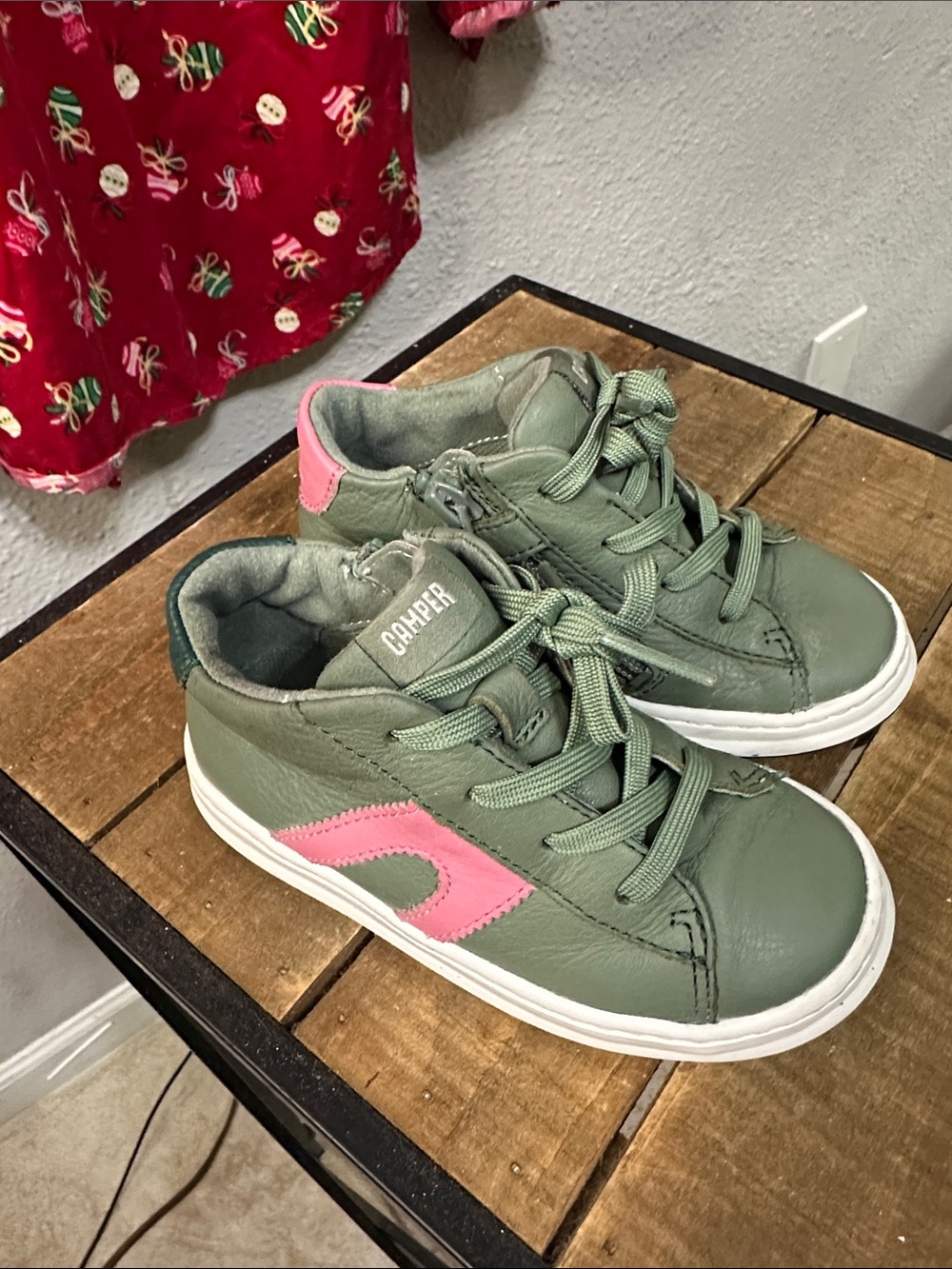 Camper Kids Olive Green and Pink Leather Lace-Up Sneakers